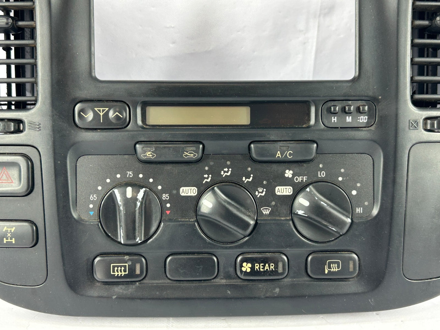 1999-2003 Toyota Land Cruiser Heater A/C Climate Control Assembly OEM 88650-6040
