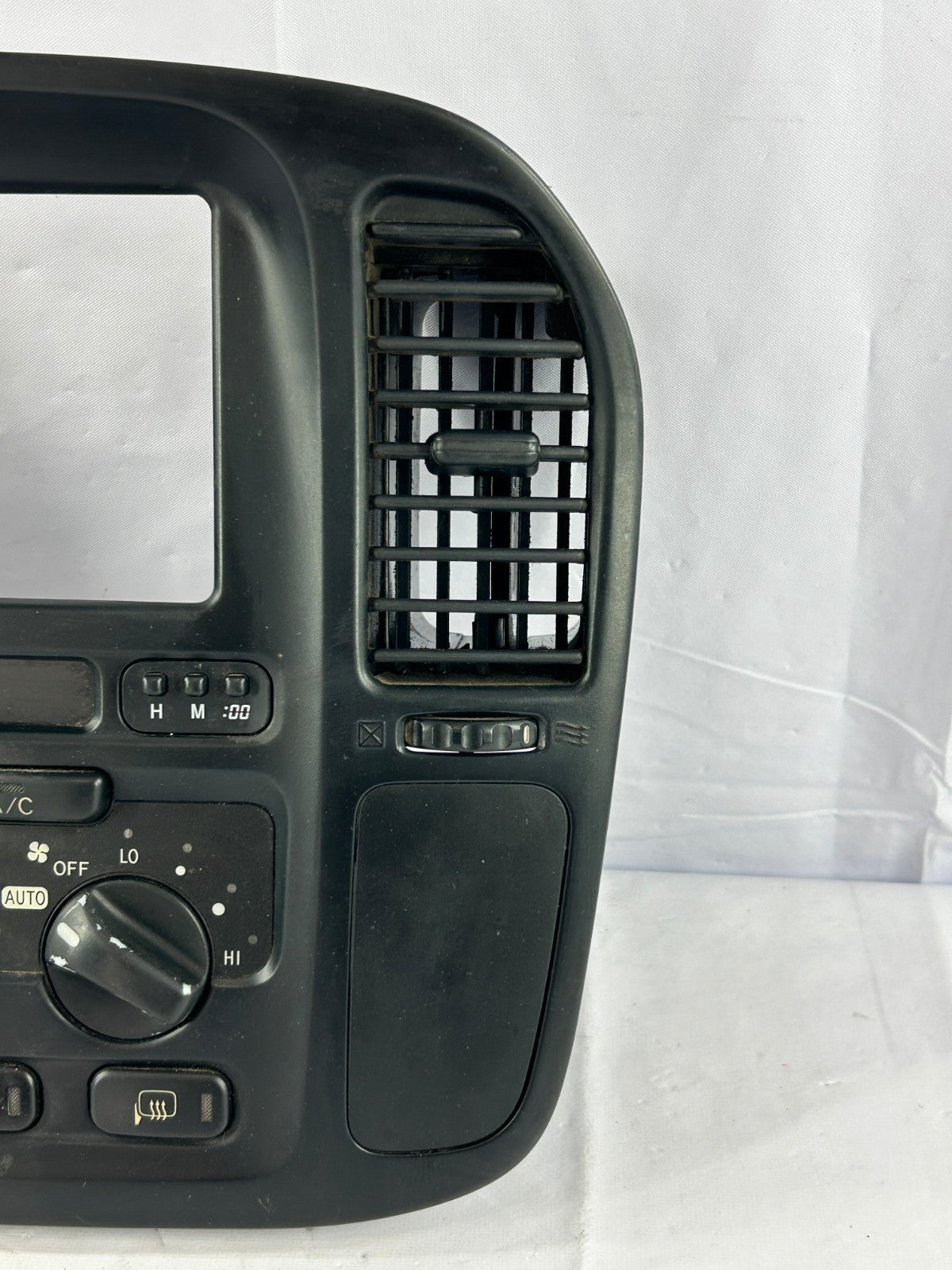 1999-2003 Toyota Land Cruiser Heater A/C Climate Control Assembly OEM 88650-6040