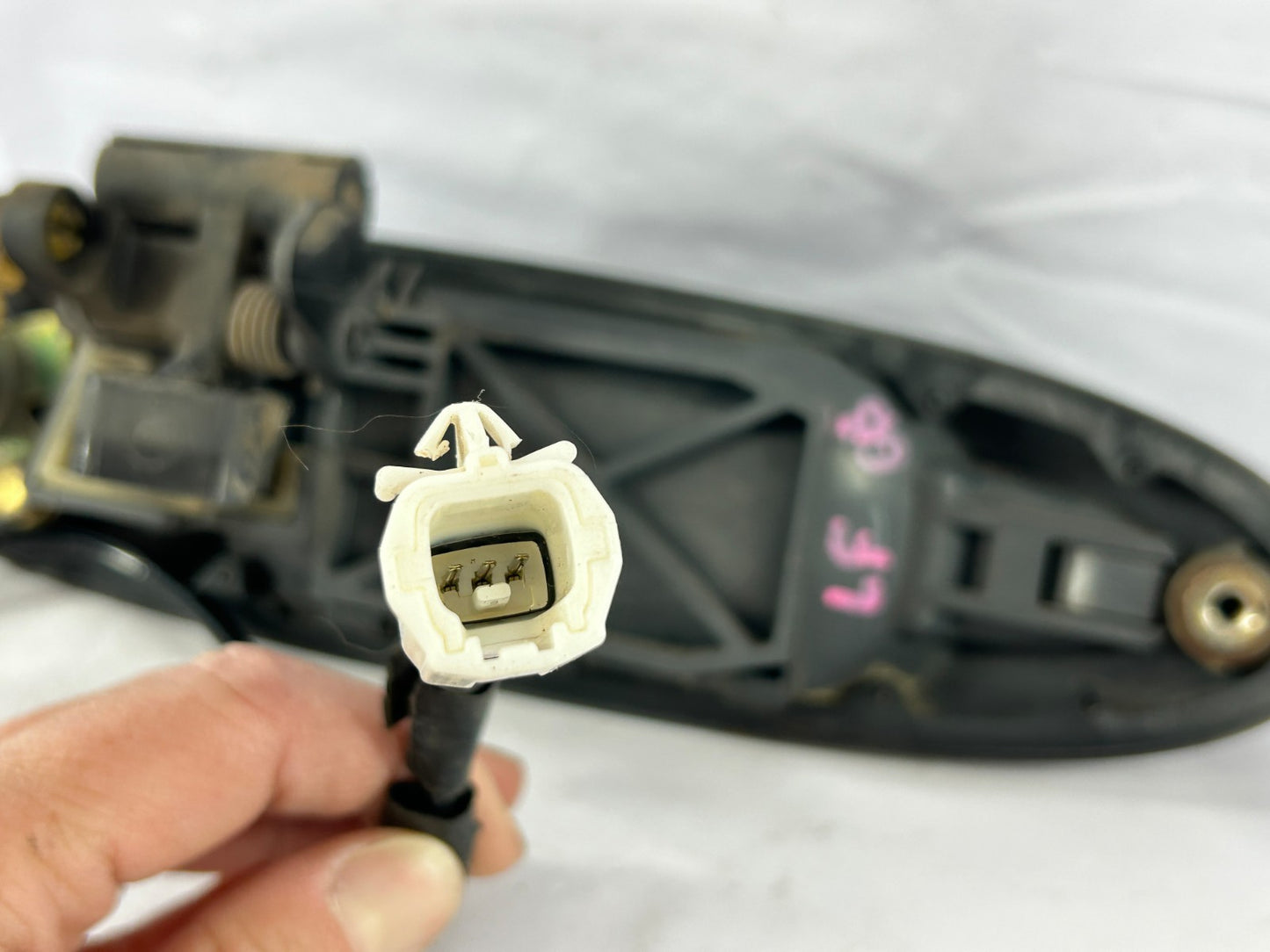 98-07 Toyota Land Cruiser Front Right & Left Exterior Door Handles with Key OEM