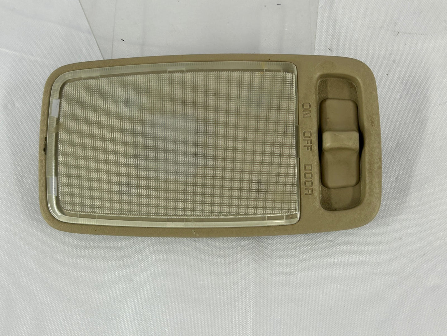 1998-2003 Toyota Land Cruiser Room Dome Light Lamp Beige OEM 81240-60040-A0