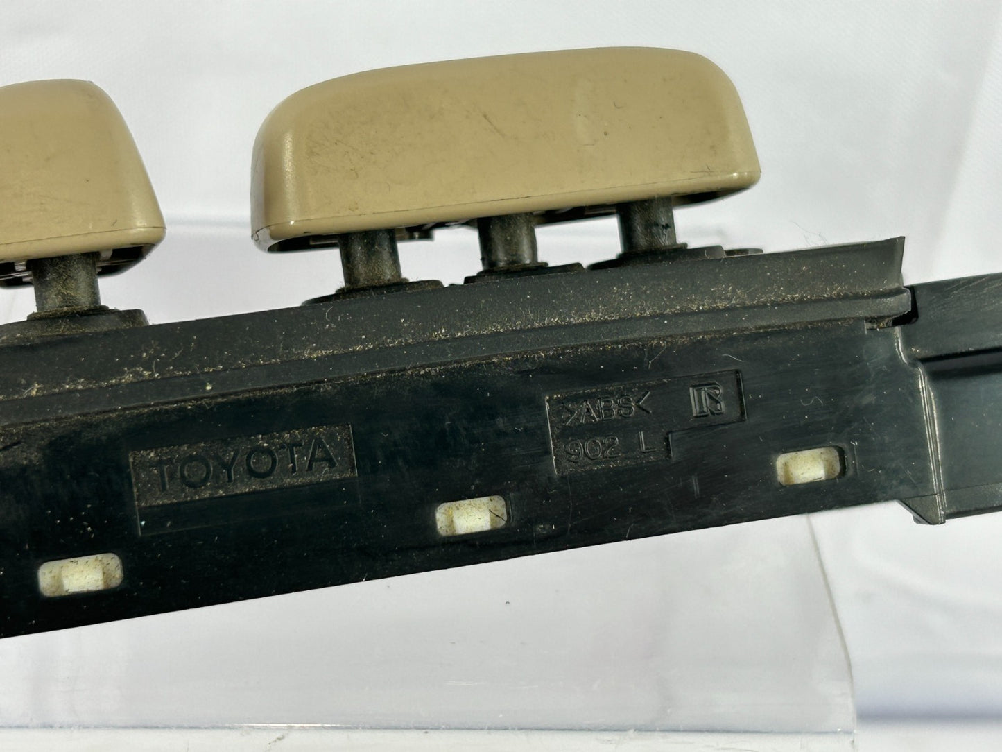 98-07 Toyota Land Cruiser Front Left Power Seat Adjust Switch OEM 84922-60100