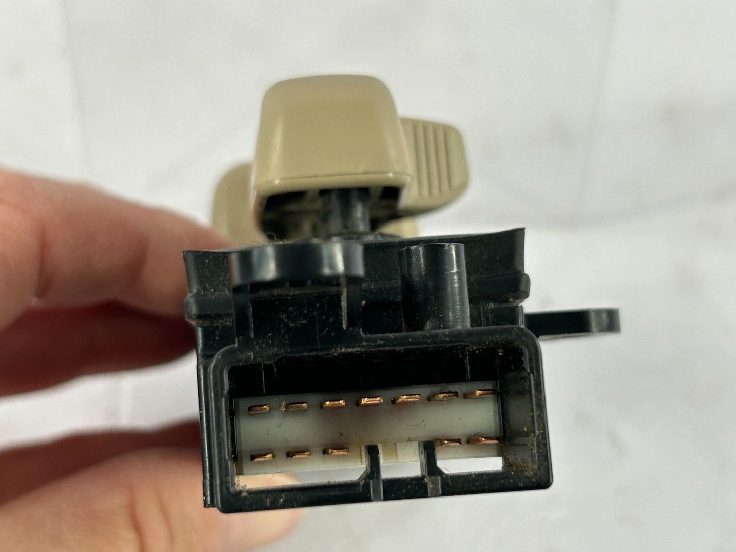 98-07 Toyota Land Cruiser Front Left Power Seat Adjust Switch OEM 84922-60100