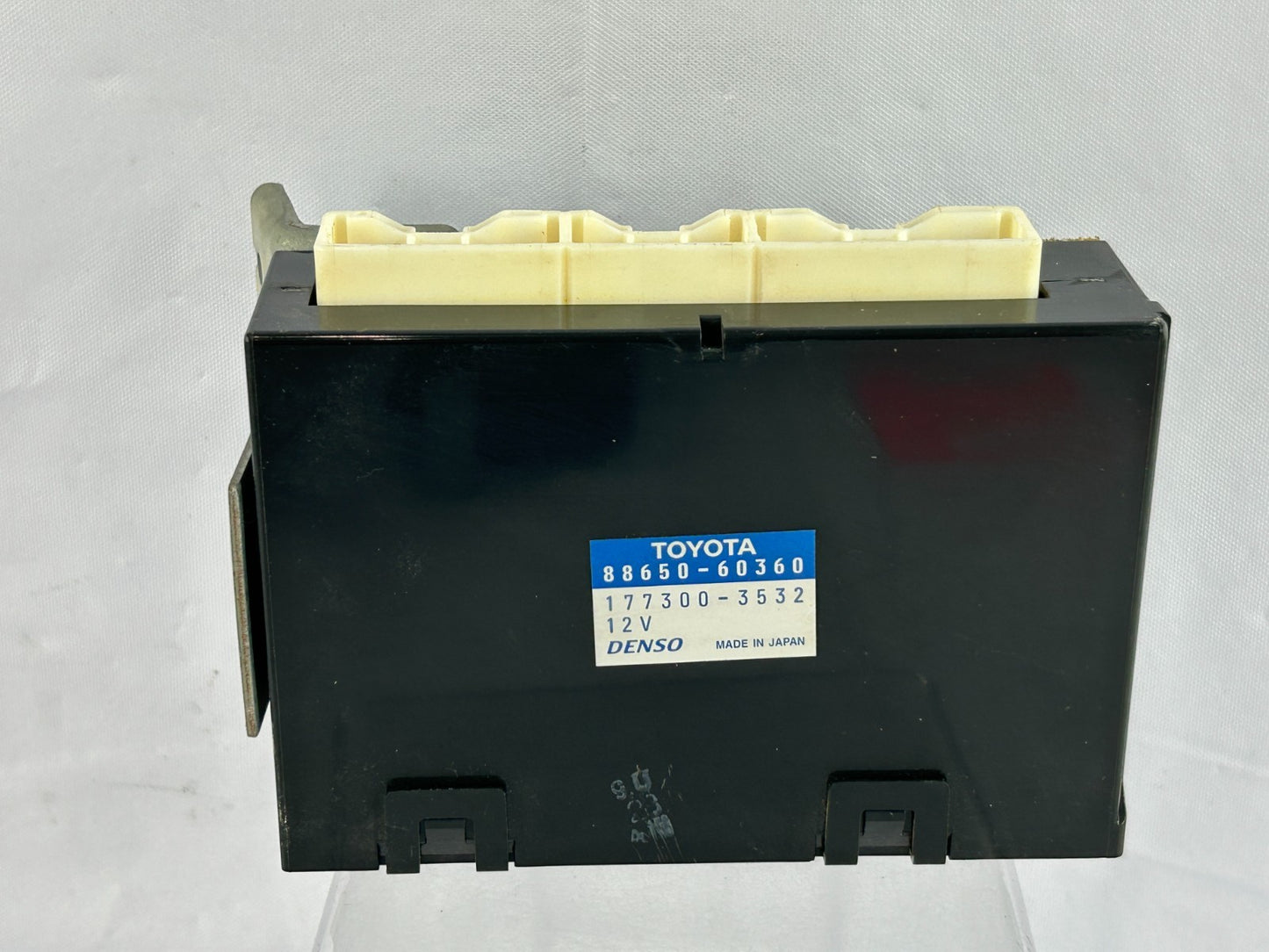 1998-2001 Toyota Land Cruiser Air Conditioner Amplifier Control OEM 88650-60360
