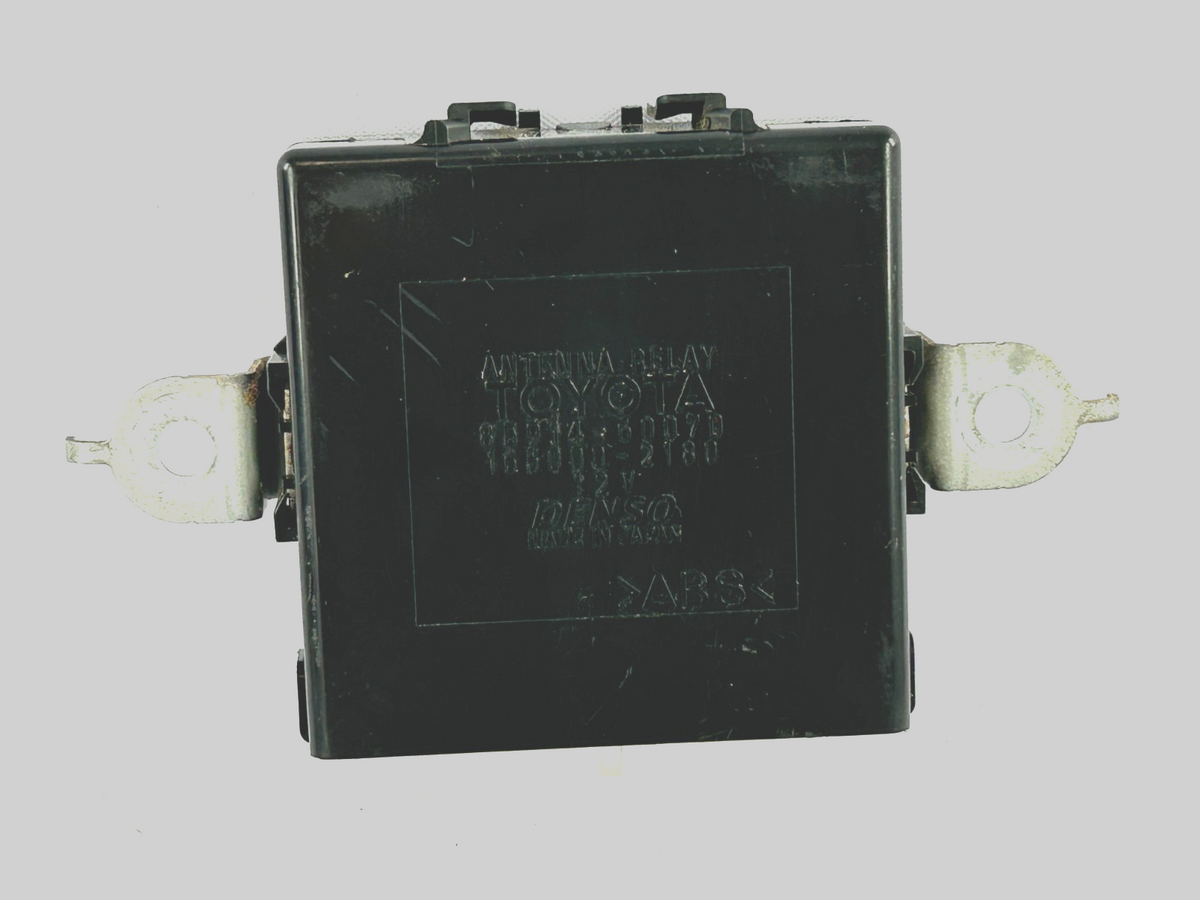 1998-2007 Toyota Land Cruiser Antenna Relay Control Module OEM 85914-60070