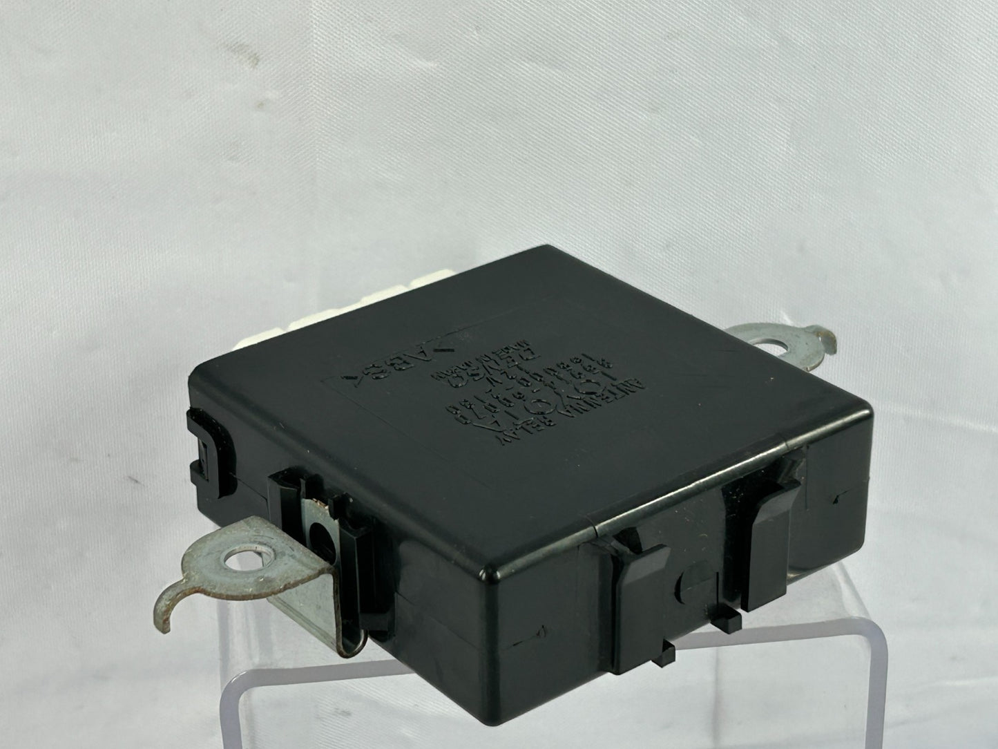 1998-2007 Toyota Land Cruiser Antenna Relay Control Module OEM 85914-60070