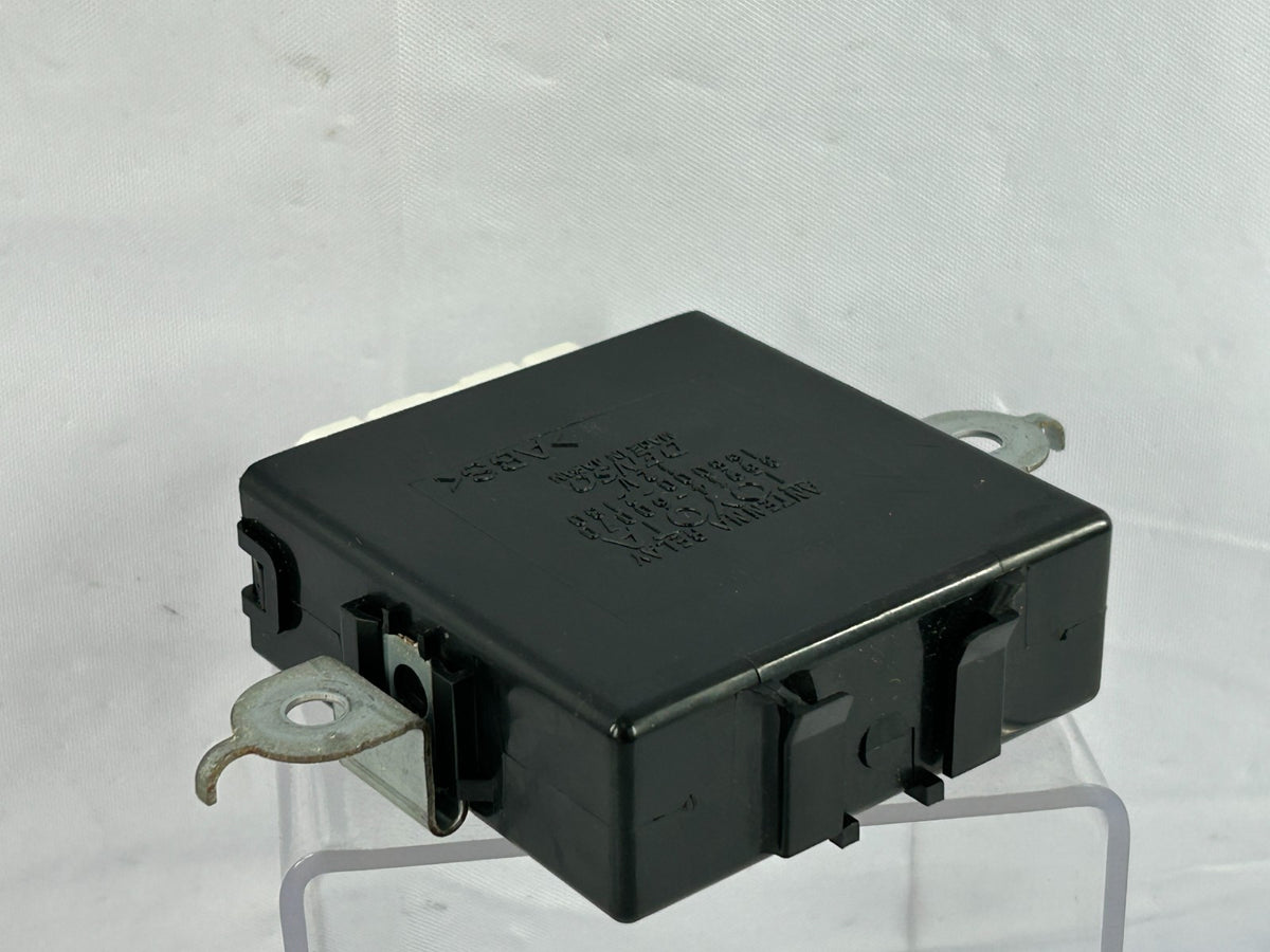1998-2007 Toyota Land Cruiser Antenna Relay Control Module OEM 85914-60070