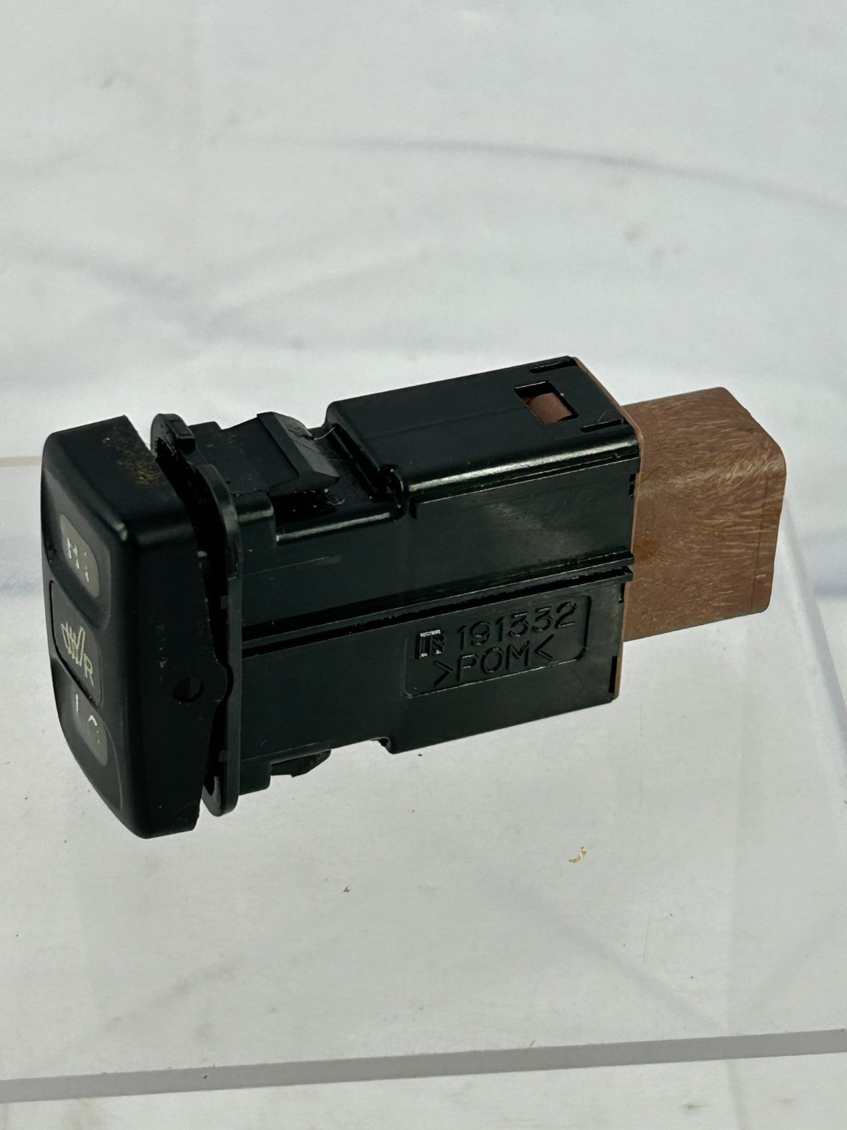 98-07 Toyota Land Cruiser Right Side Seat Heater Control Switch OEM 84751-60090