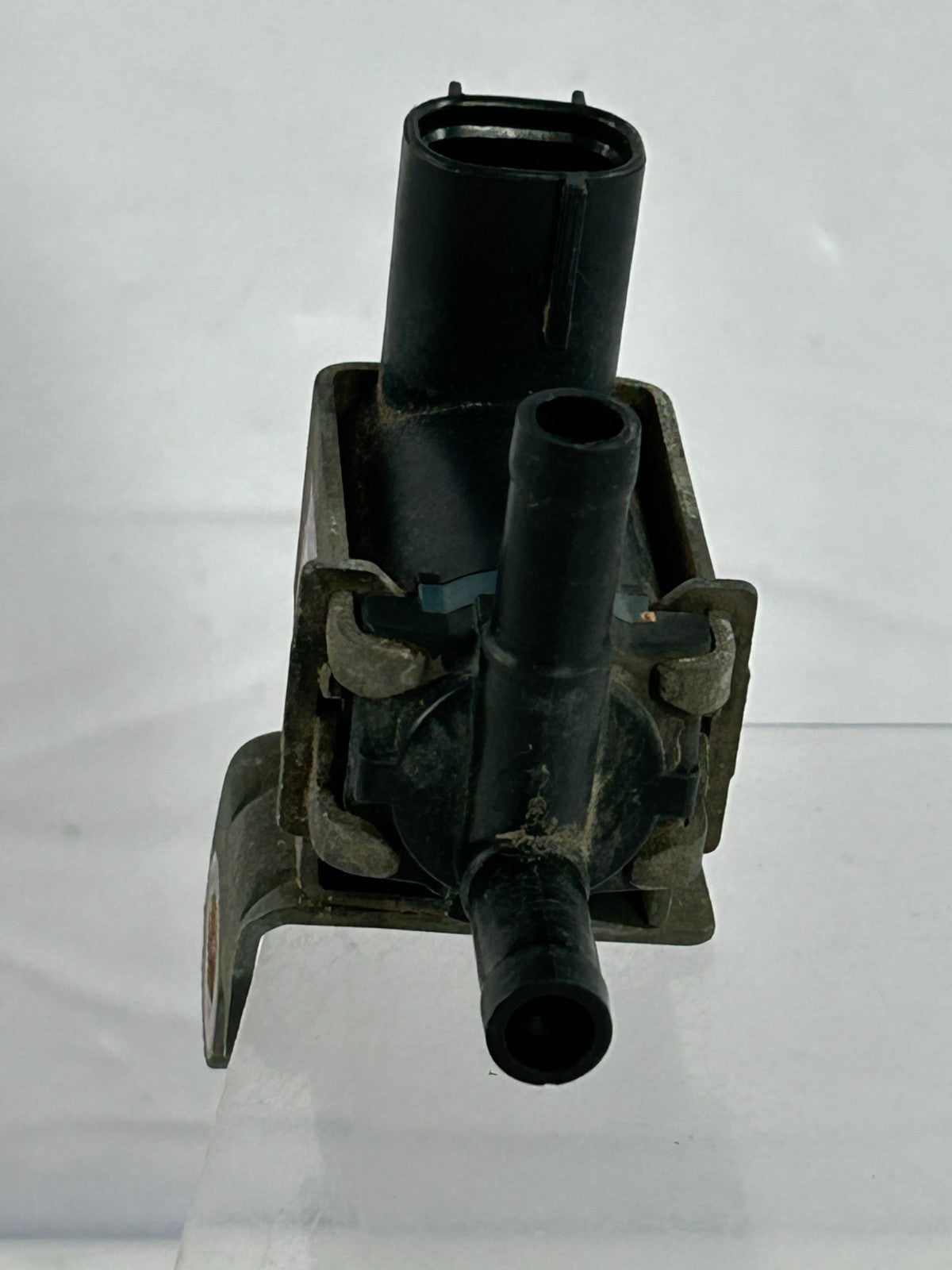 98-06 Toyota Land Cruiser Vacuum Switching Valve Purge Solenoid OEM 25860-50100