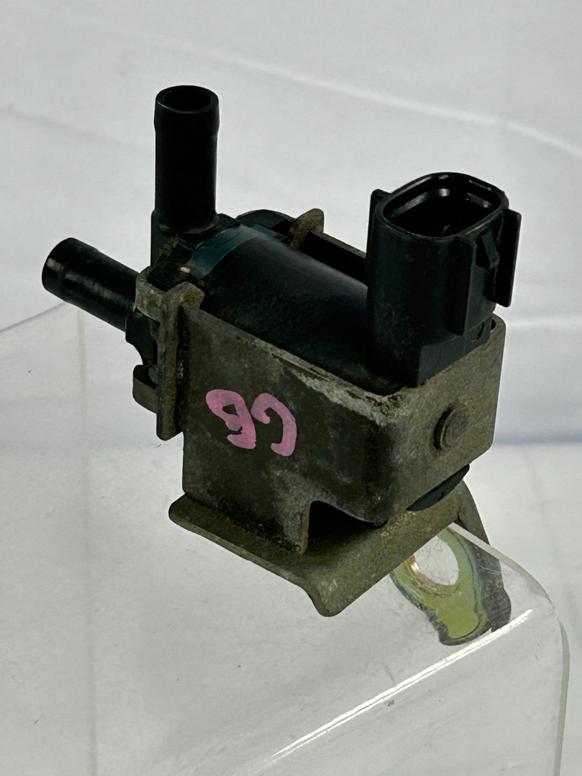 98-06 Toyota Land Cruiser Vacuum Switching Valve Purge Solenoid OEM 25860-50100