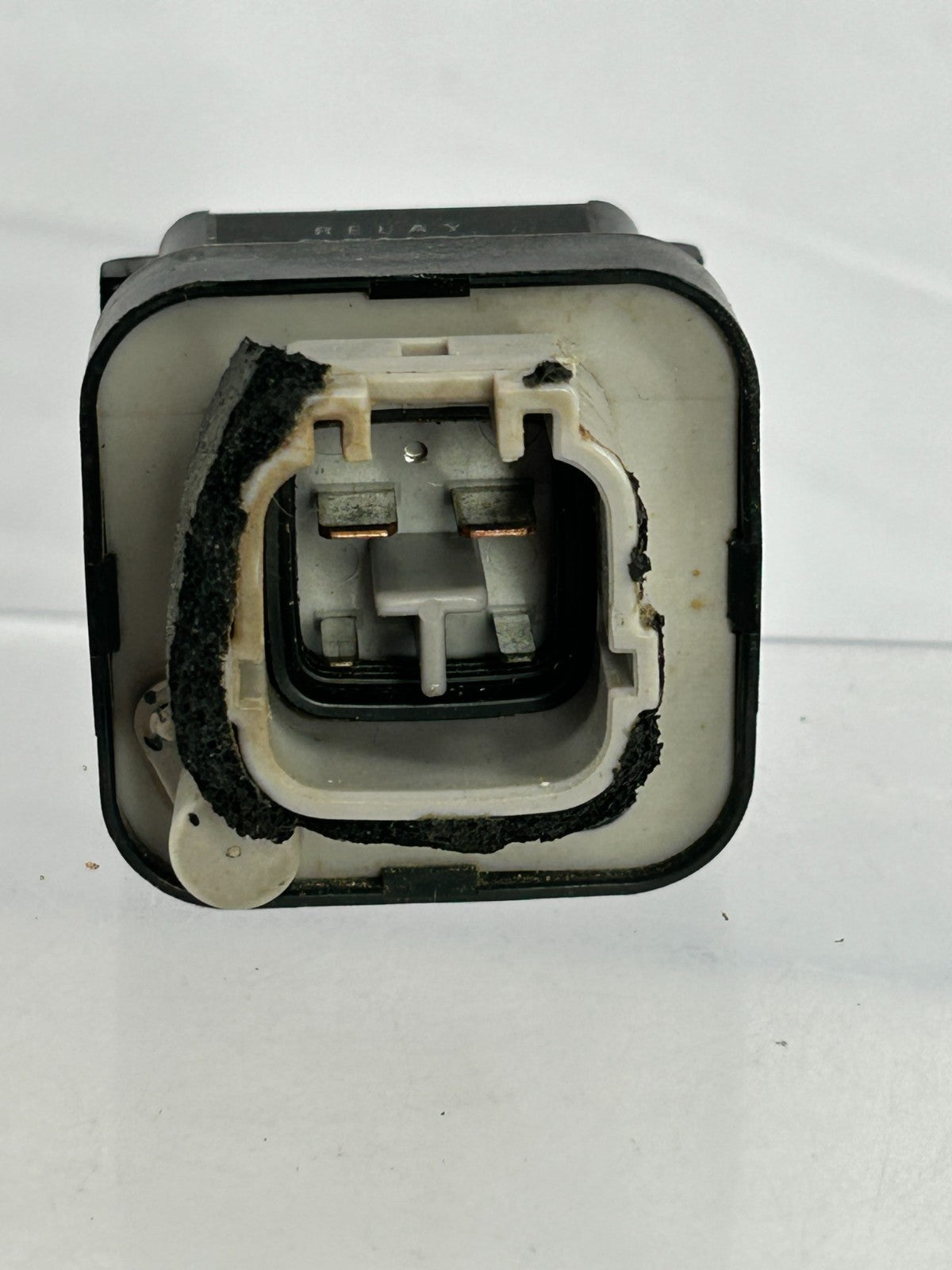 1998-2001 Toyota Land Cruiser Radiator Cooling Fan Relay Module OEM 88630-60090