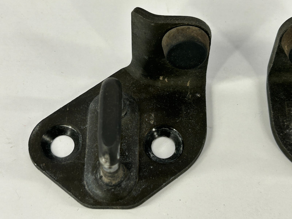 98-02 Toyota Land Cruiser L&R Lower Liftgate Door Latch Striker OEM 69450-60020
