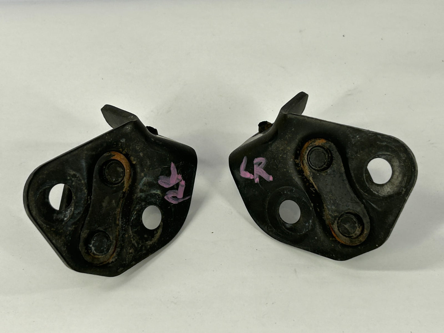 98-02 Toyota Land Cruiser L&R Lower Liftgate Door Latch Striker OEM 69450-60020