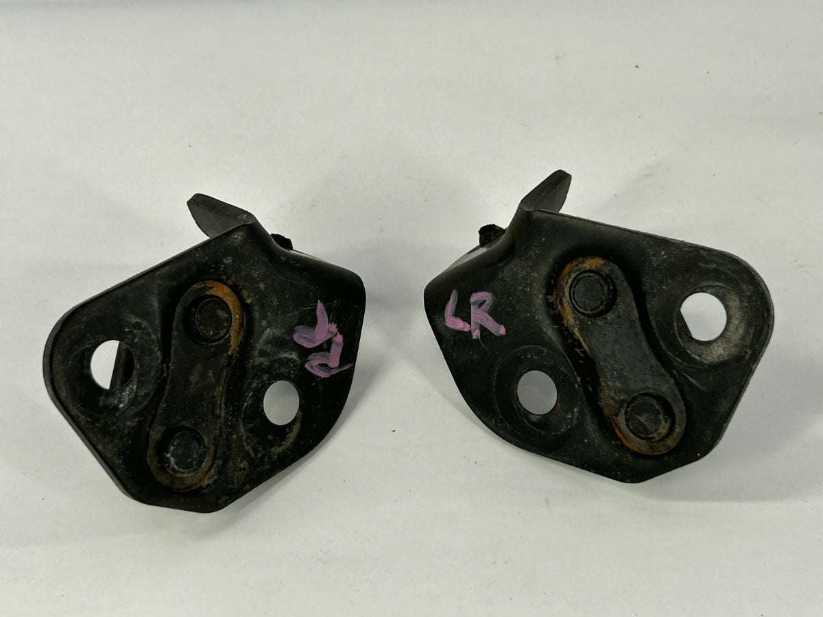 98-02 Toyota Land Cruiser L&R Lower Liftgate Door Latch Striker OEM 69450-60020