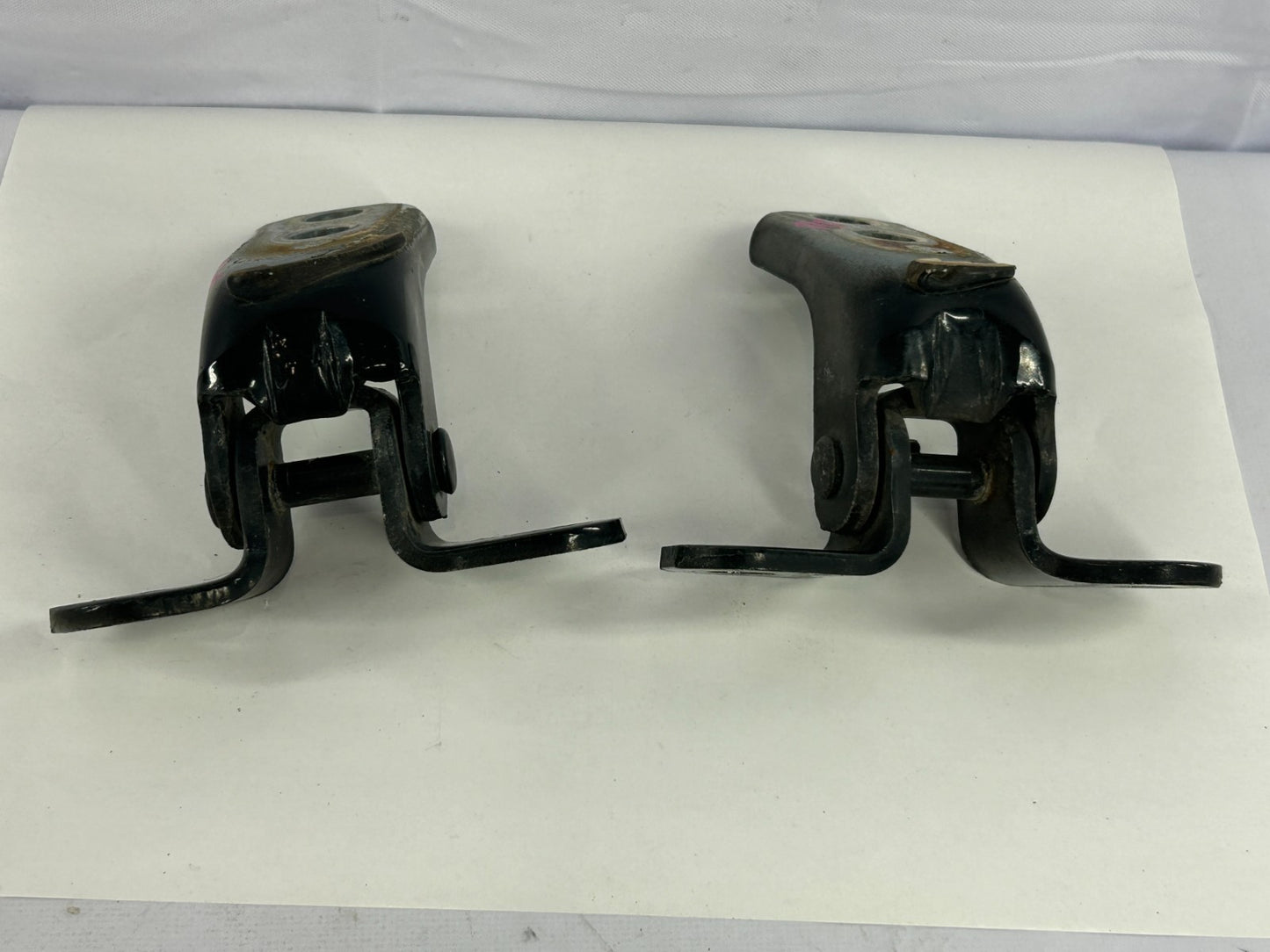 1998-2007 Toyota Land Cruiser Front Right Side Door Hinge Set OEM 68710-22080
