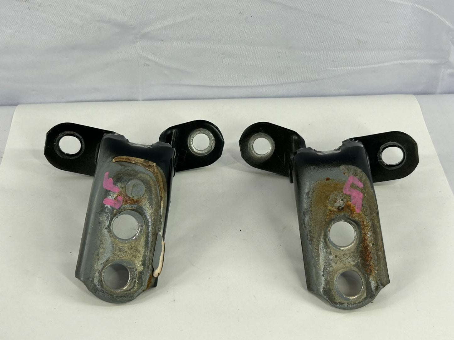 1998-2007 Toyota Land Cruiser Front Left Side Door Hinge Set OEM 68720-22070
