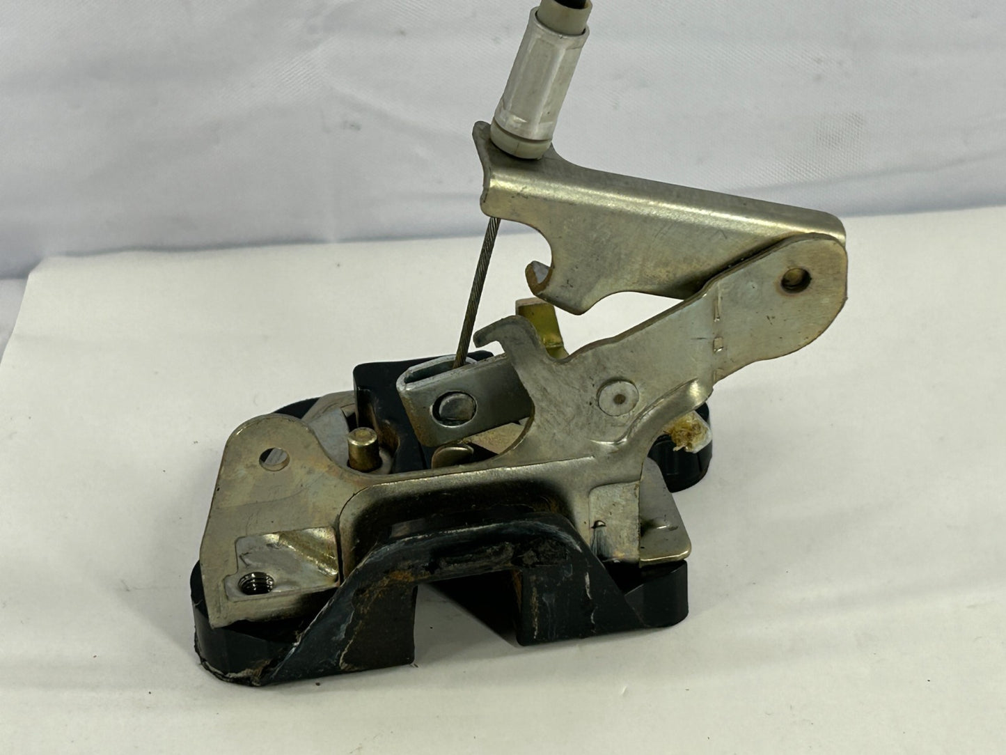 99-07 Toyota Land Cruiser Rear Right Door Lock Latch Actuator OEM 69050-60061