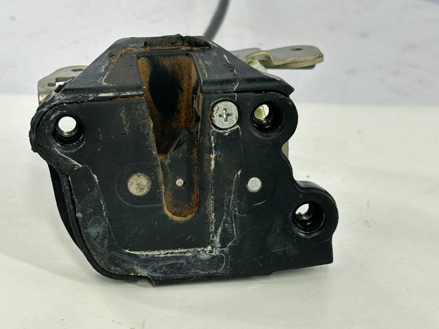 99-07 Toyota Land Cruiser Rear Right Door Lock Latch Actuator OEM 69050-60061