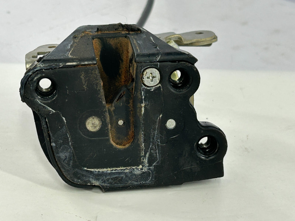 99-07 Toyota Land Cruiser Rear Right Door Lock Latch Actuator OEM 69050-60061