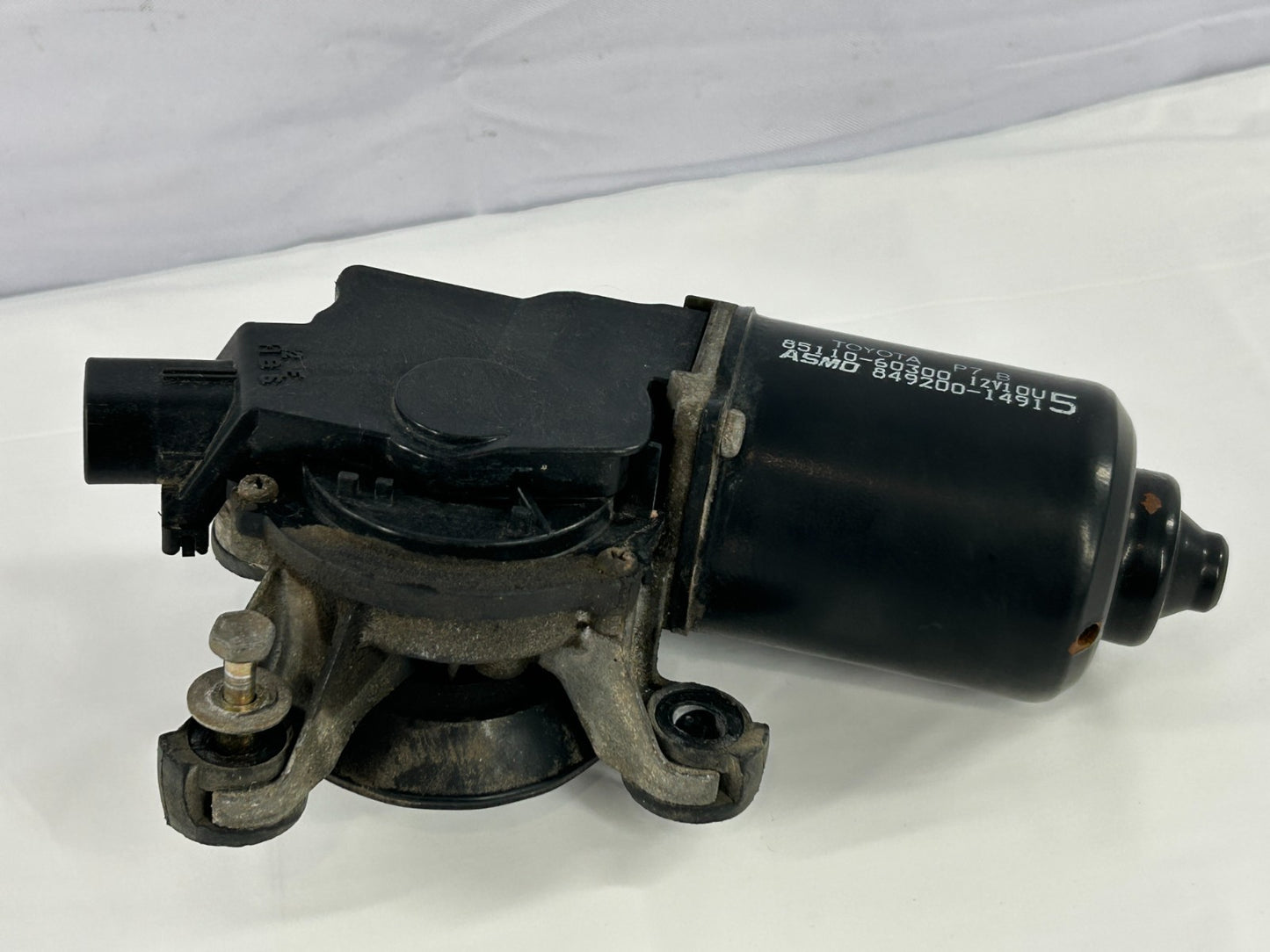 1999-2007 Toyota Land Cruiser Front Windshield Wiper Motor OEM 85110-60300