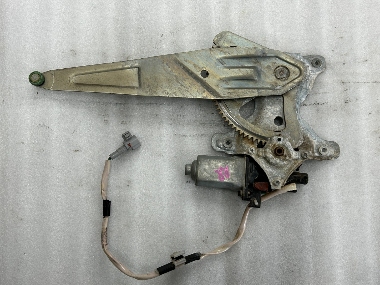 98-01 Toyota Land Cruiser Rear Right Door Window Regulator Motor OEM 85720-60110