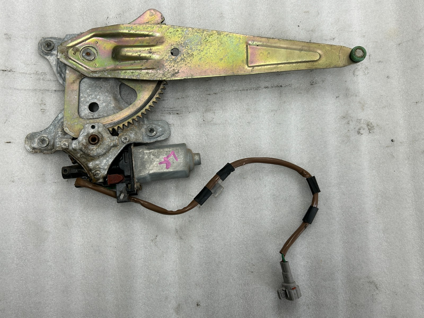 98-00 Toyota Land Cruiser Rear Left Door Window Regulator Motor OEM 85710-60110