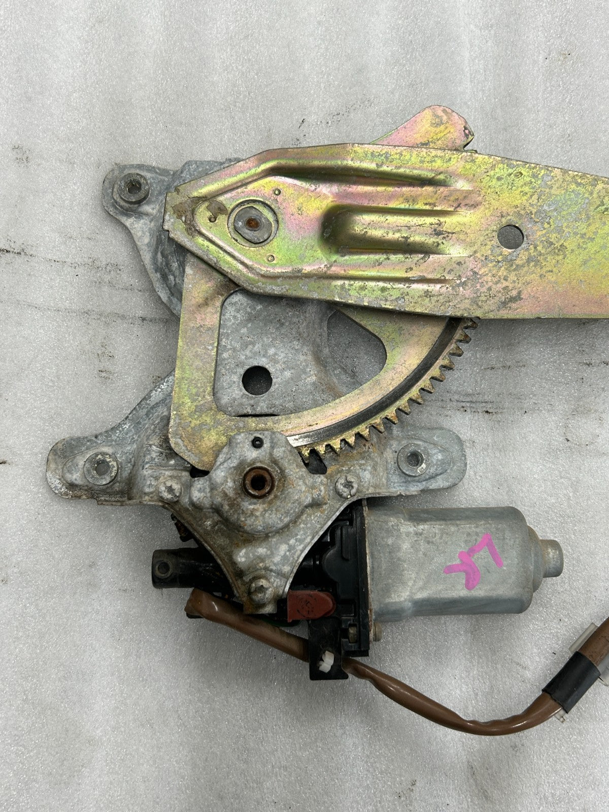 98-00 Toyota Land Cruiser Rear Left Door Window Regulator Motor OEM 85710-60110