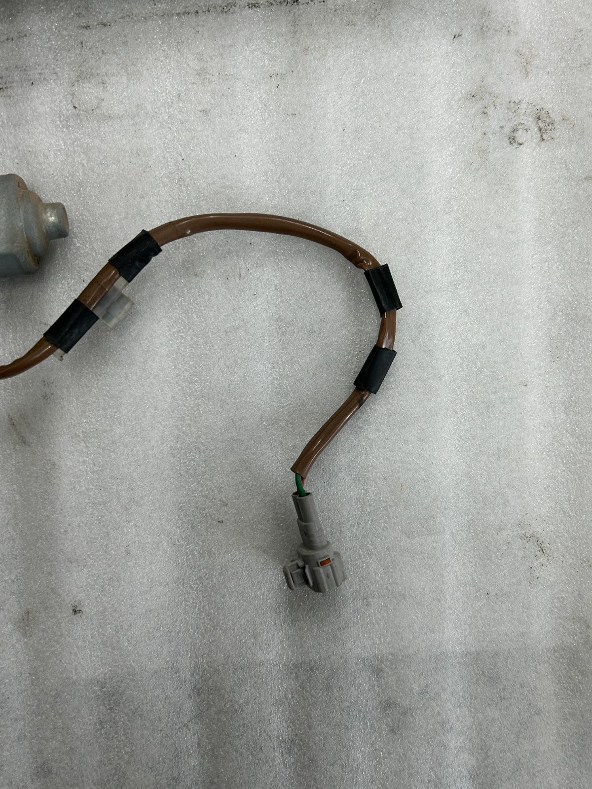 98-00 Toyota Land Cruiser Rear Left Door Window Regulator Motor OEM 85710-60110