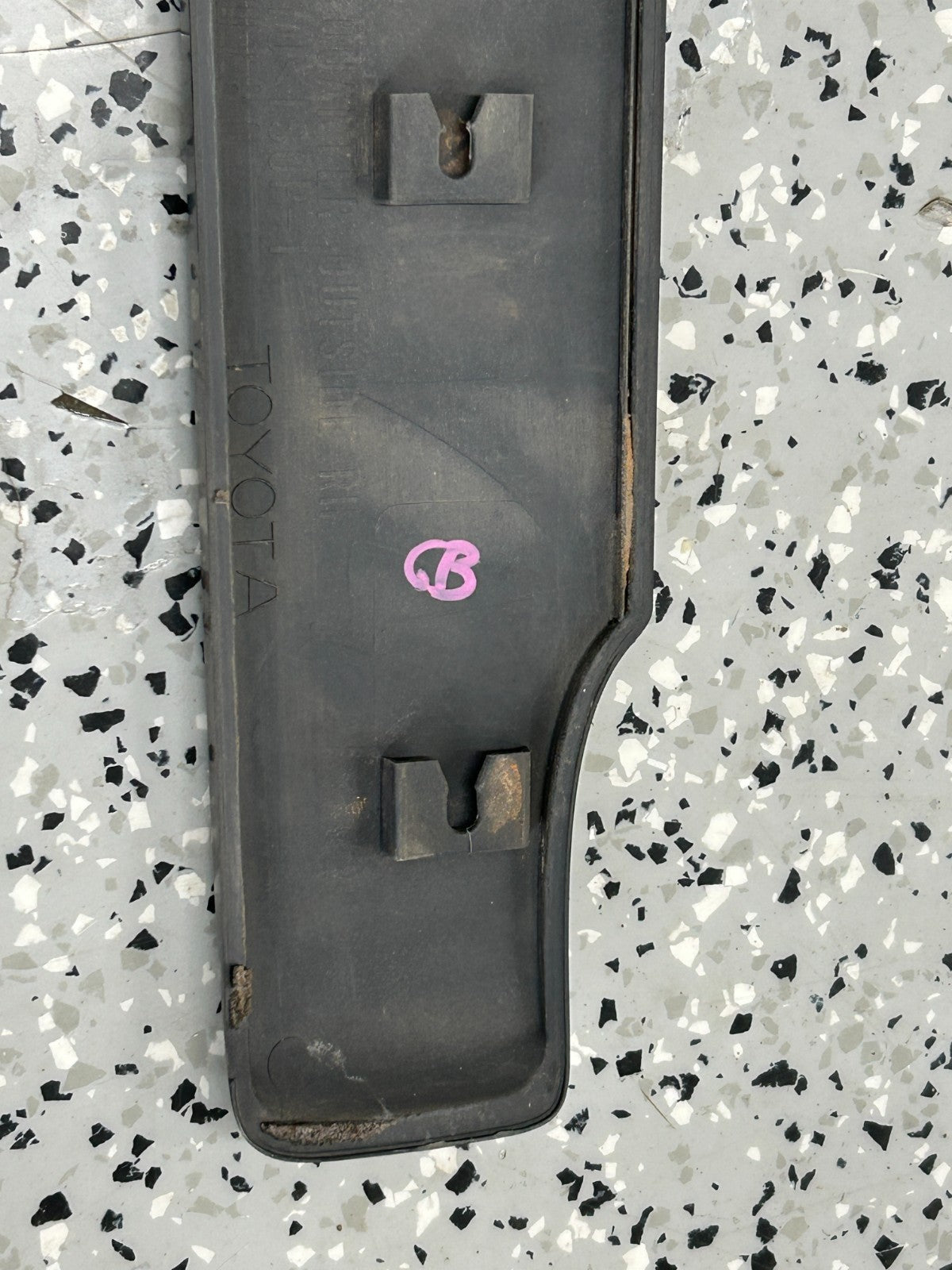 98-03 Toyota Land Cruiser Rear Right Quarter Panel Molding Trim OEM 75651-60180