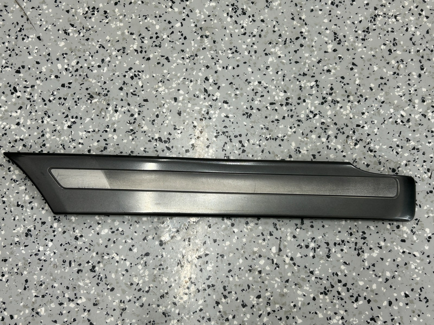 98-03 Toyota Land Cruiser Rear Left Quarter Panel Molding Trim OEM 75652-60170