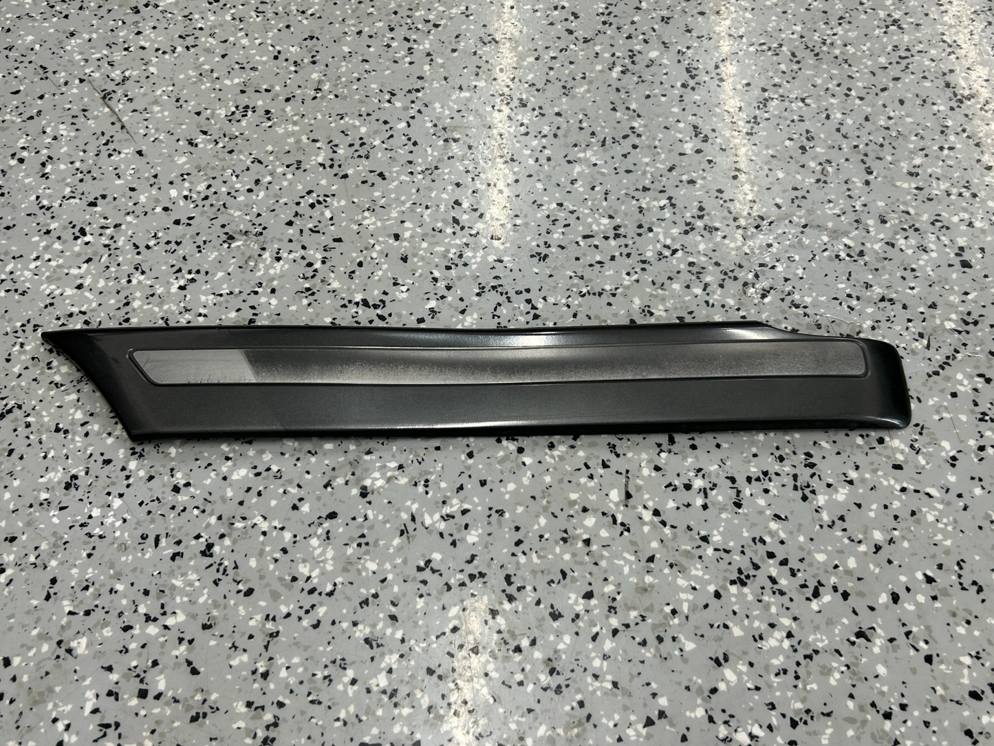 98-03 Toyota Land Cruiser Rear Left Quarter Panel Molding Trim OEM 75652-60170