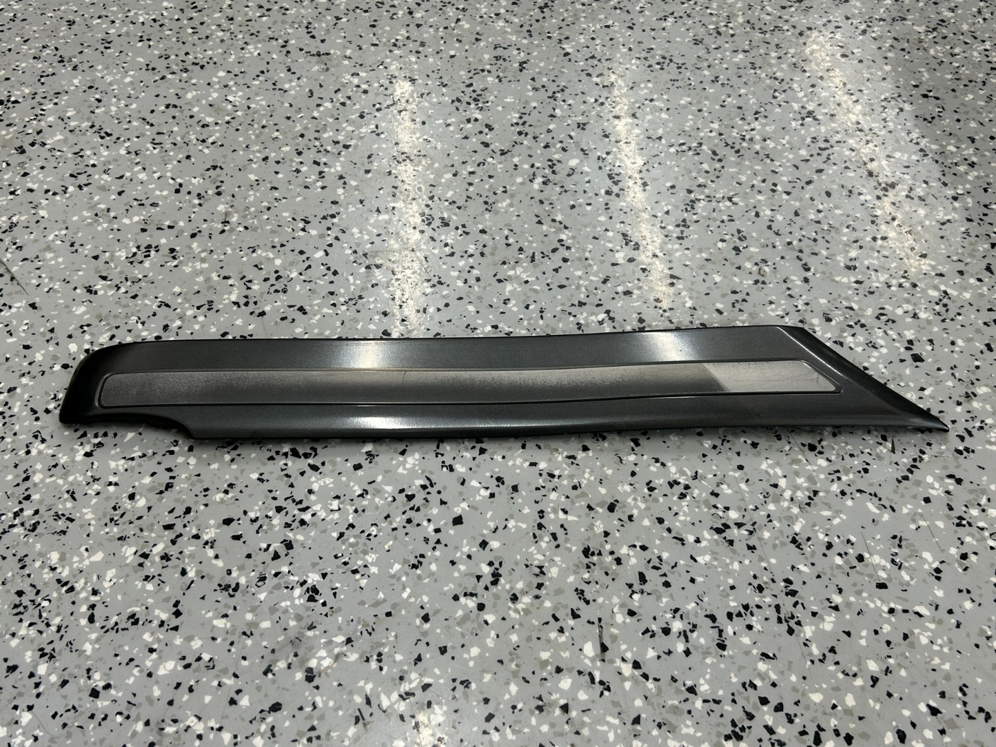 98-03 Toyota Land Cruiser Rear Left Quarter Panel Molding Trim OEM 75652-60170