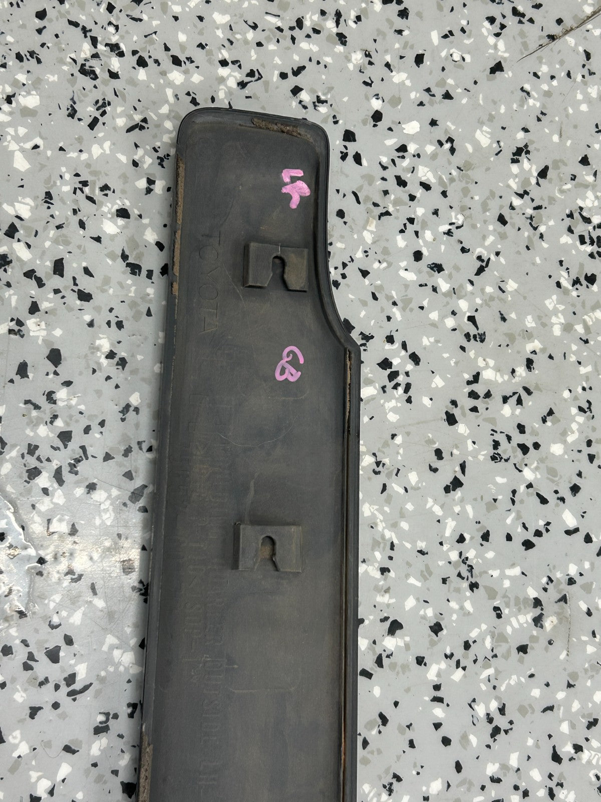 98-03 Toyota Land Cruiser Rear Left Quarter Panel Molding Trim OEM 75652-60170