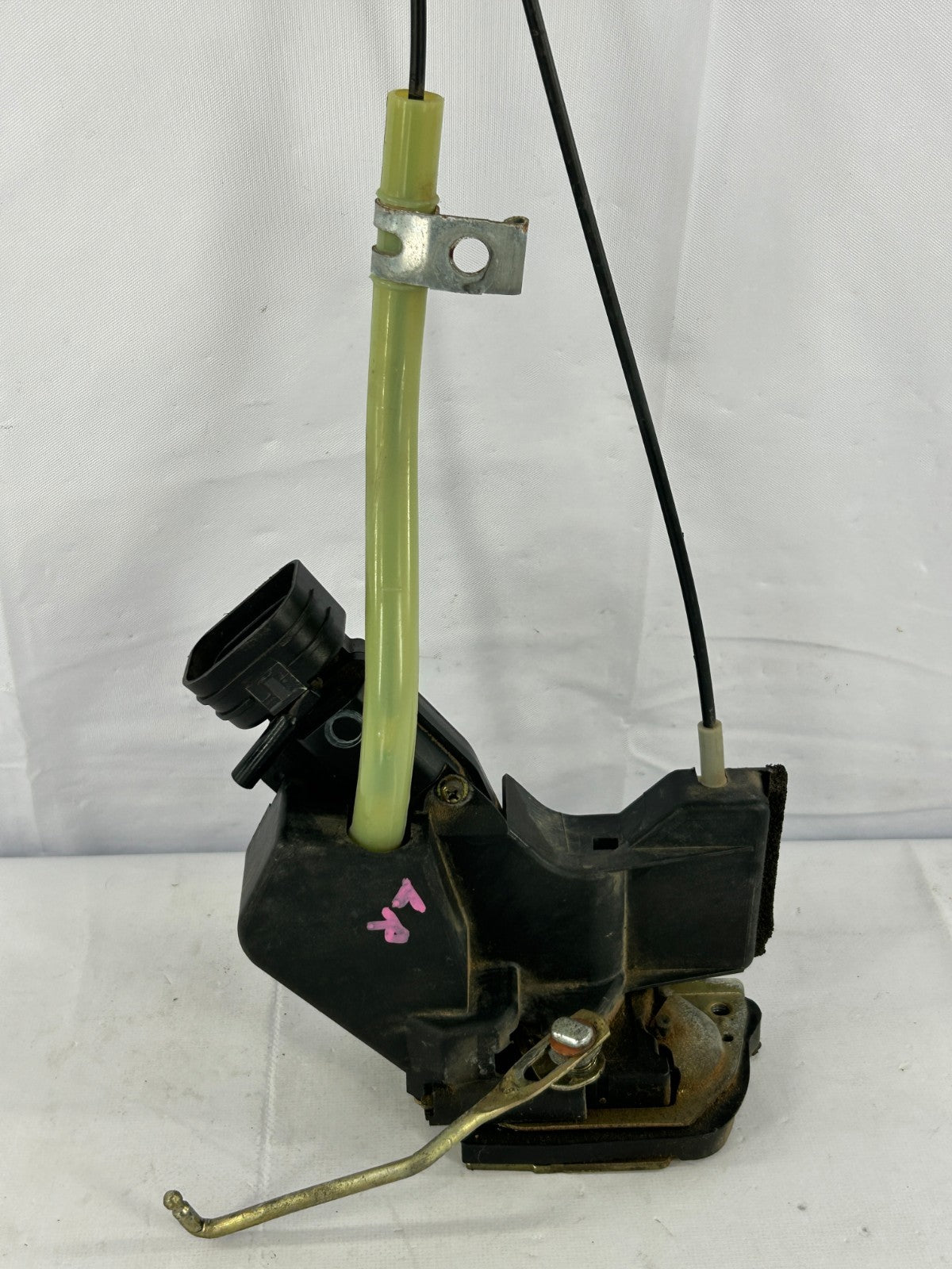 1998-00 Toyota Land Cruiser Rear Left Door Lock Latch Actuator OEM 69060-60060