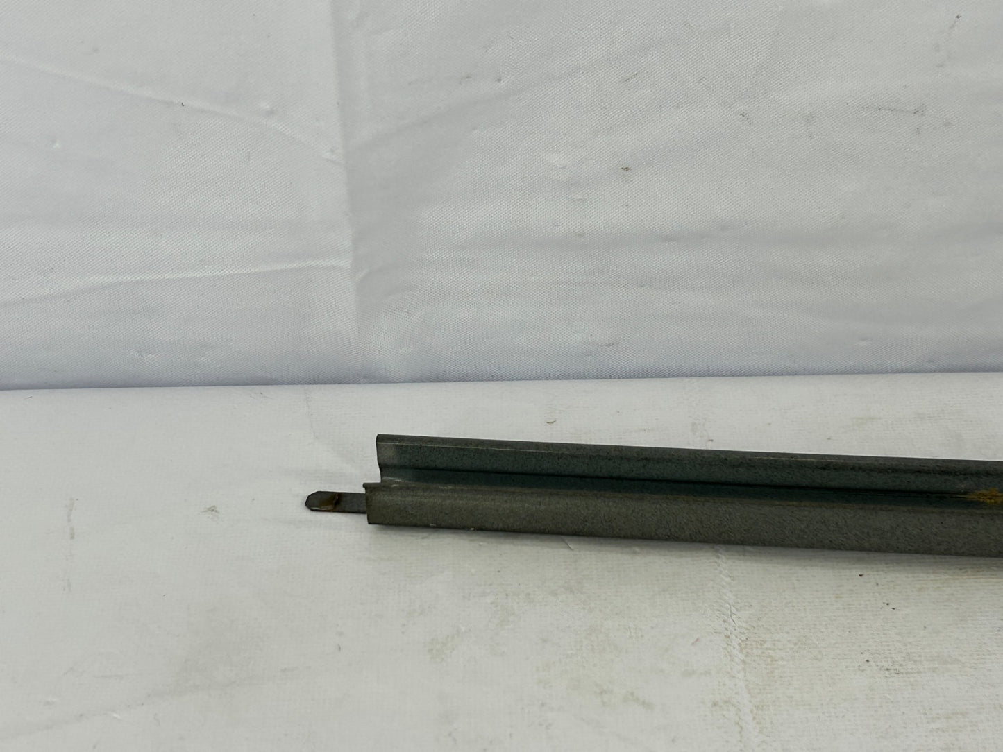 1998-2007 Toyota Land Cruiser Front Right Door Window Guide OEM 67403-60080