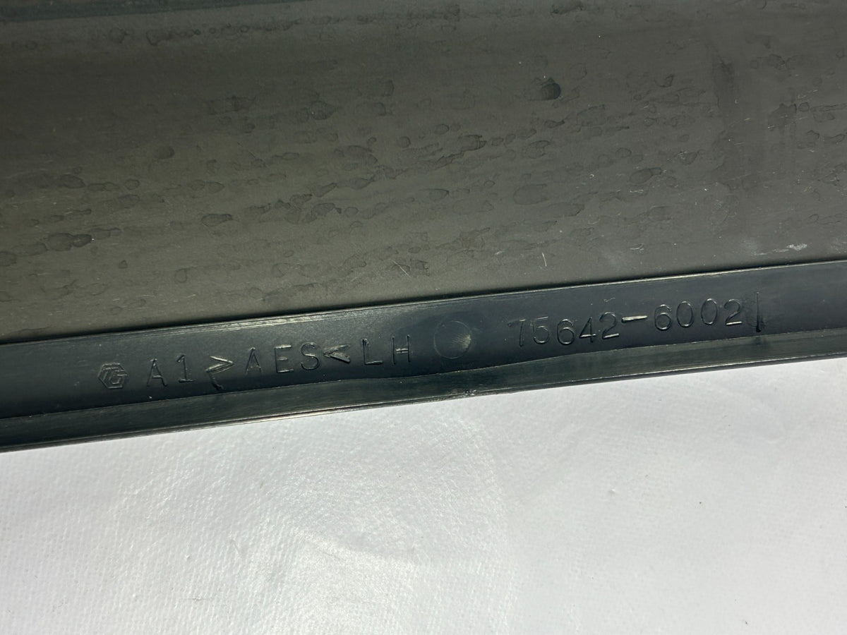 98-03 Toyota Land Cruiser Rear Left Quarter Window Glass Panel OEM 62720-60680
