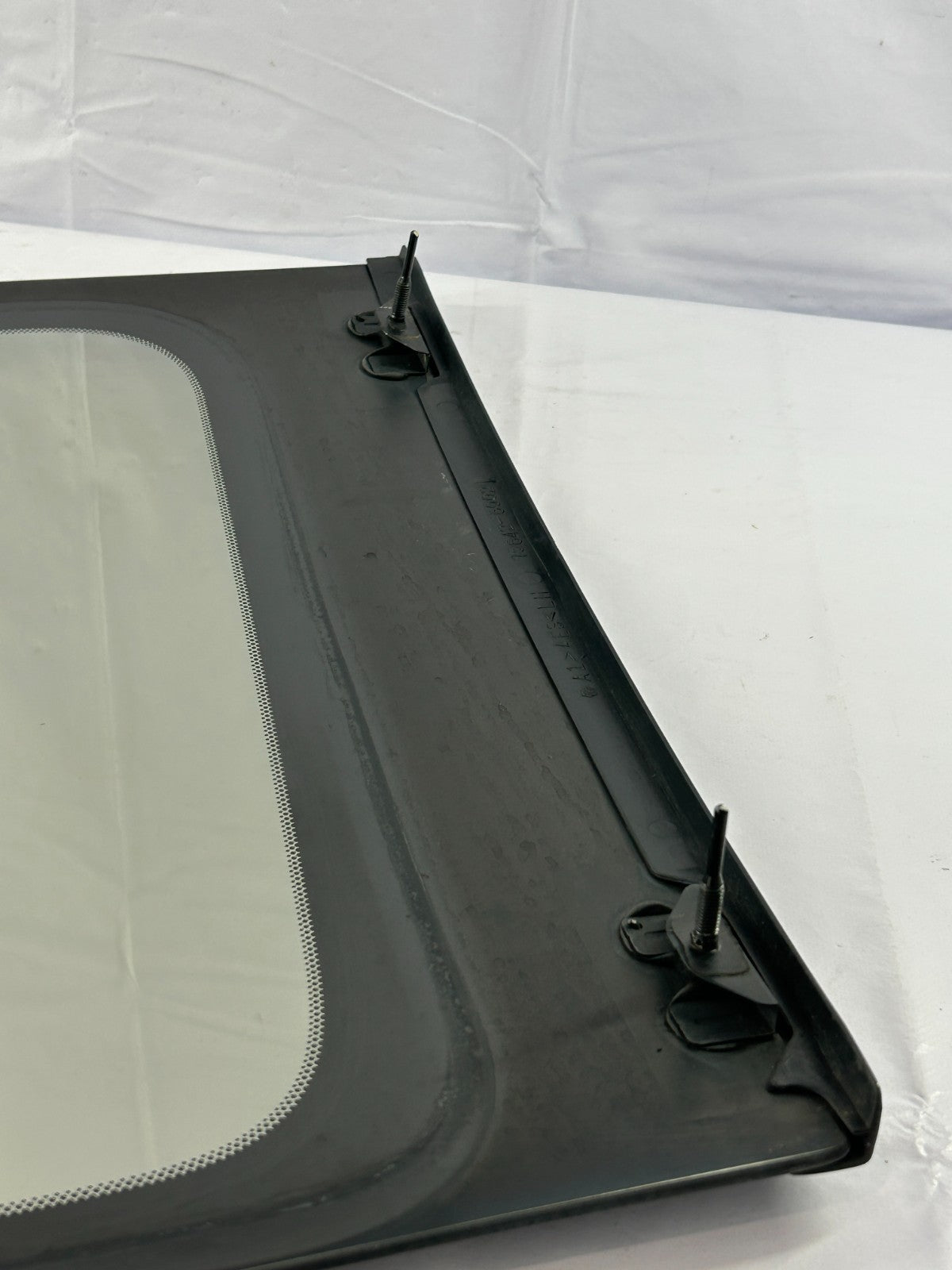 98-03 Toyota Land Cruiser Rear Left Quarter Window Glass Panel OEM 62720-60680