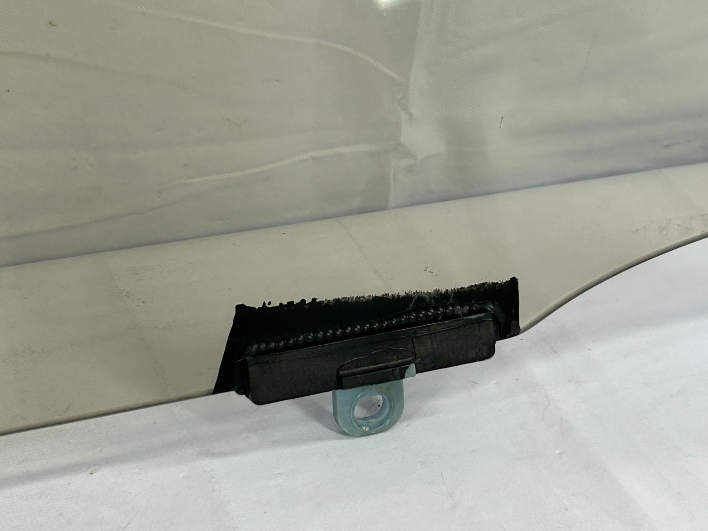 1998-2004 Toyota Land Cruiser Front Left Driver Window Glass OEM 68102-60241