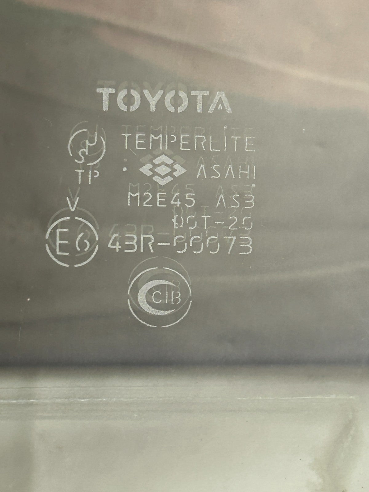 1998-2004 Toyota Land Cruiser Rear Left Door Window Glass OEM 68114-60270