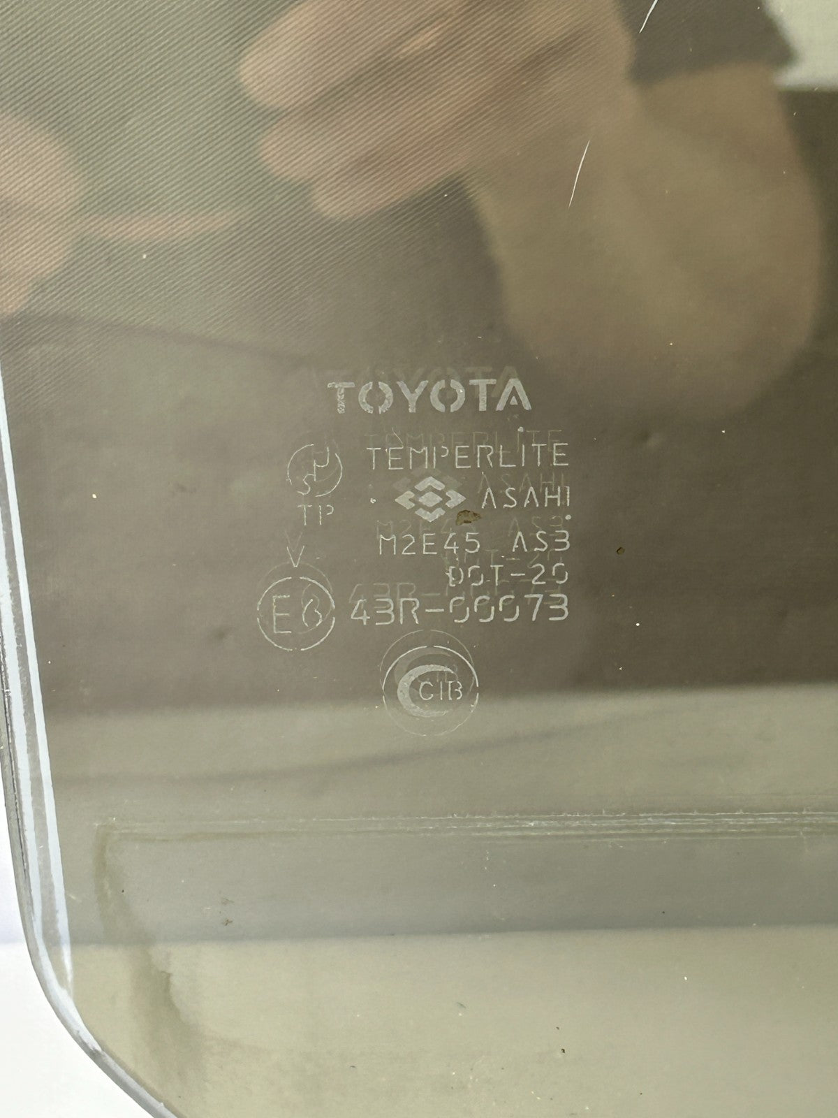 1998-2004 Toyota Land Cruiser Rear Right Door Window Glass OEM 68113-60270