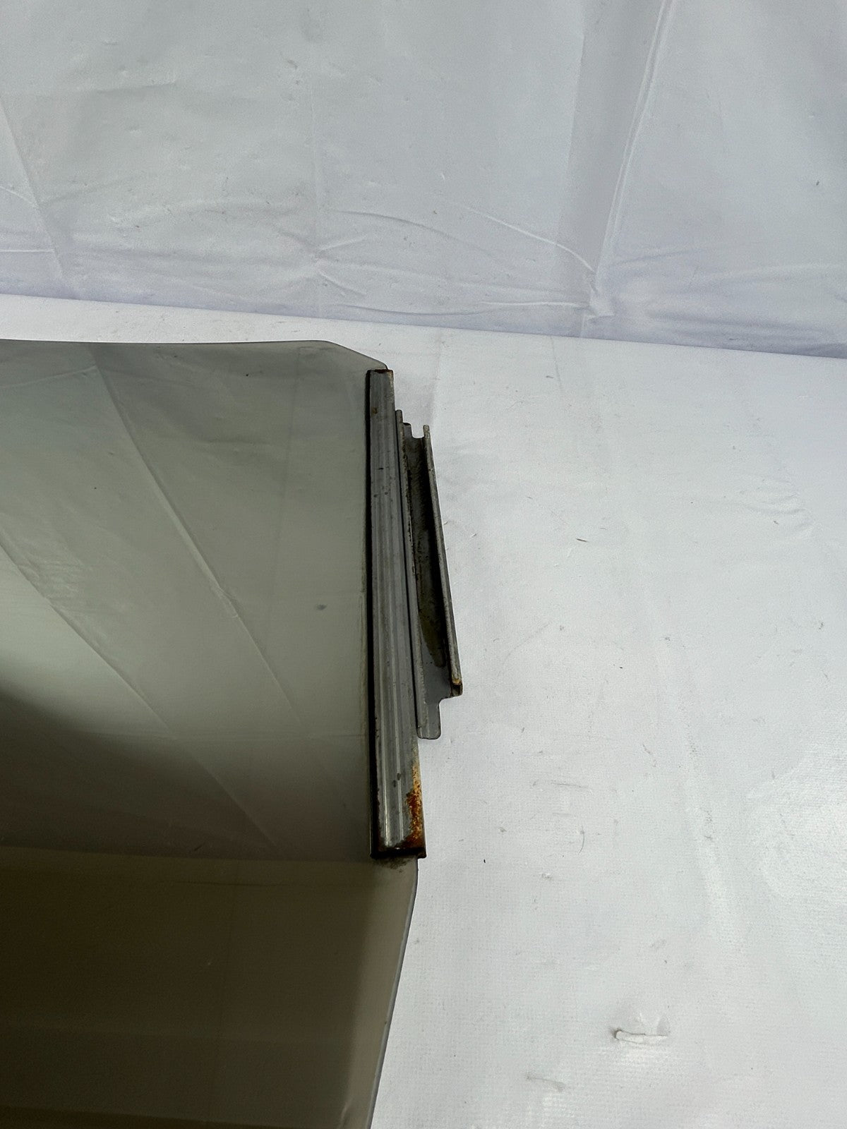 1998-2004 Toyota Land Cruiser Rear Right Door Window Glass OEM 68113-60270