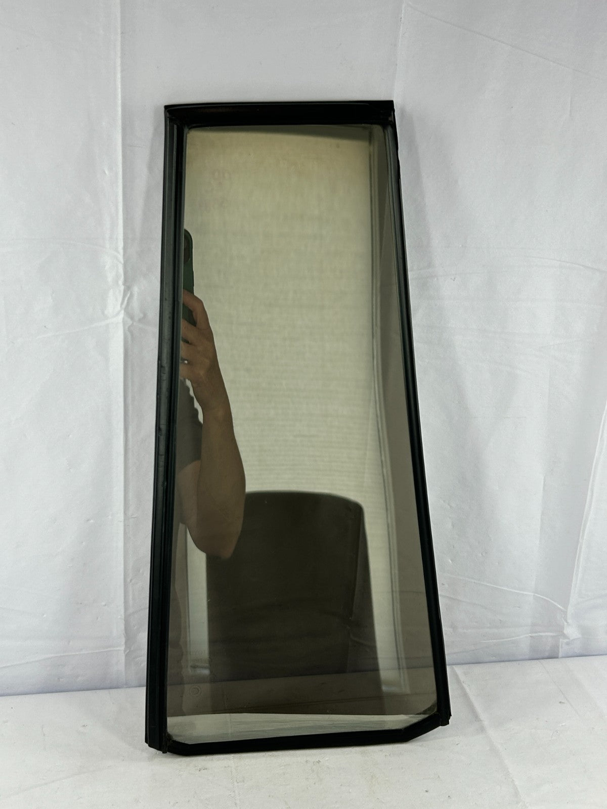 1998-2004 Toyota Land Cruiser Rear Left Door Quarter Glass Panel OEM 68124-60181