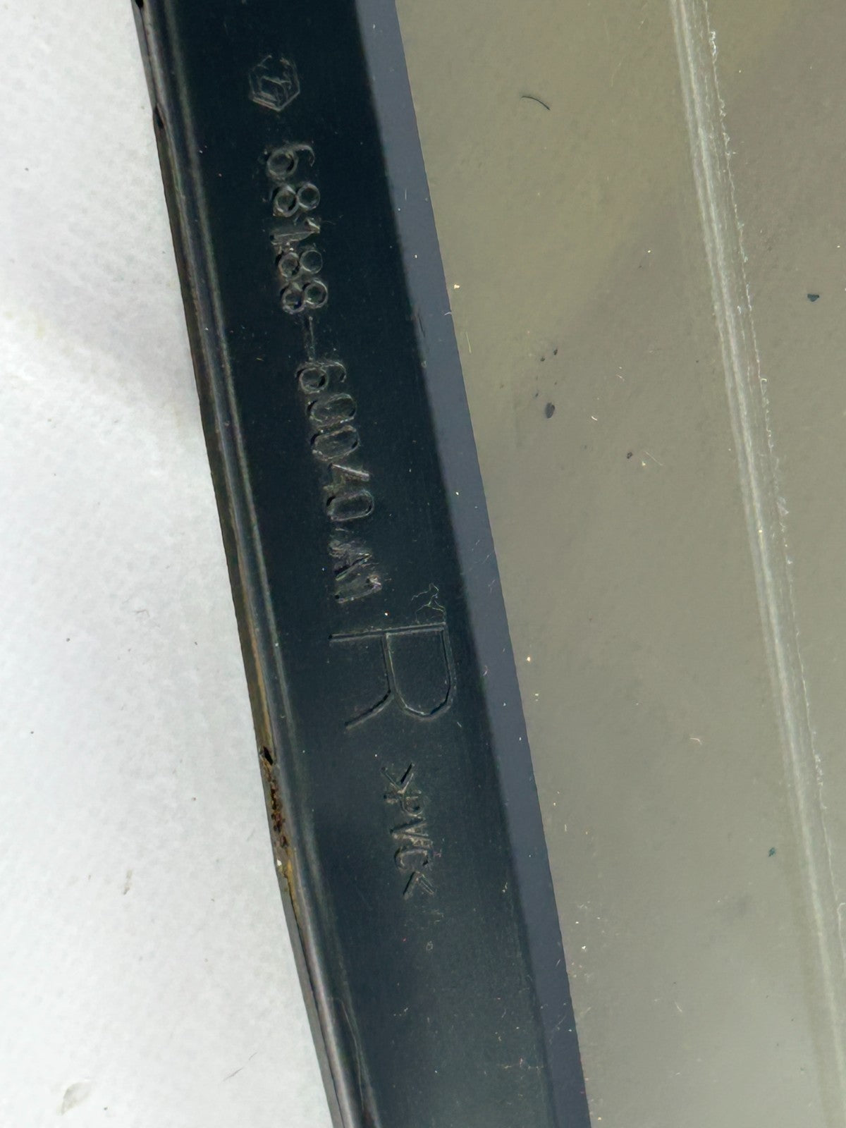 98-04 Toyota Land Cruiser Rear Right Door Quarter Glass Panel OEM 68123-60181