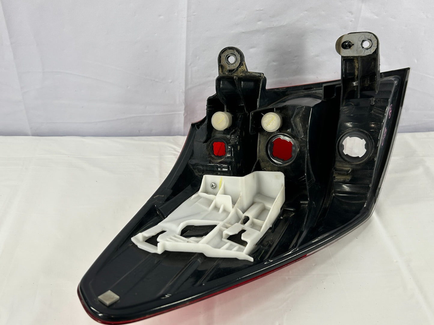 10-14 Subaru Outback Rear Right Quarter Mounted Taillight Lamp OEM 84912AJ09A