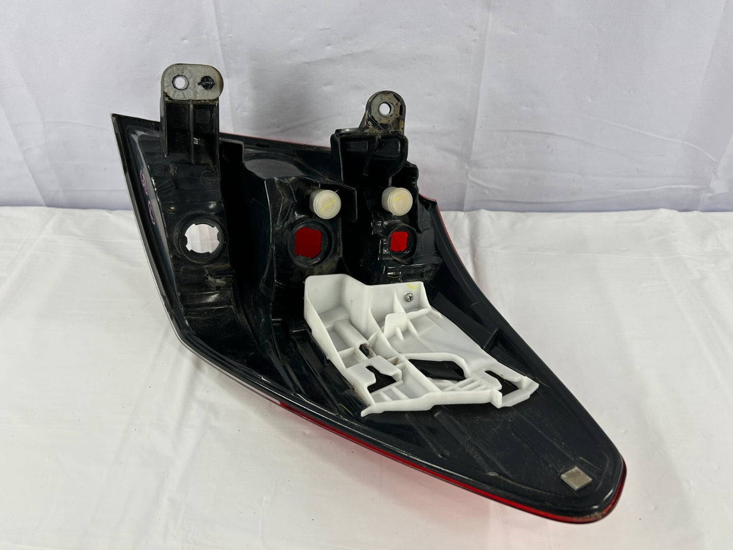 10-14 Subaru Outback Rear Left Quarter Mounted Taillight Lamp OEM 84912AJ10A