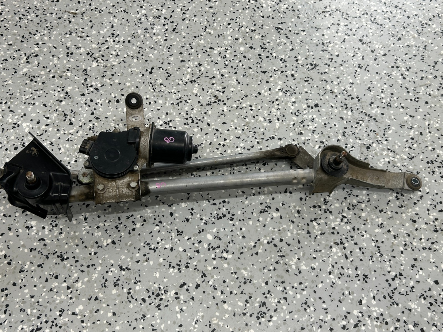 2010-2014 Subaru Outback Front Windshield Wiper Motor & Linkage OEM 86510AJ00D