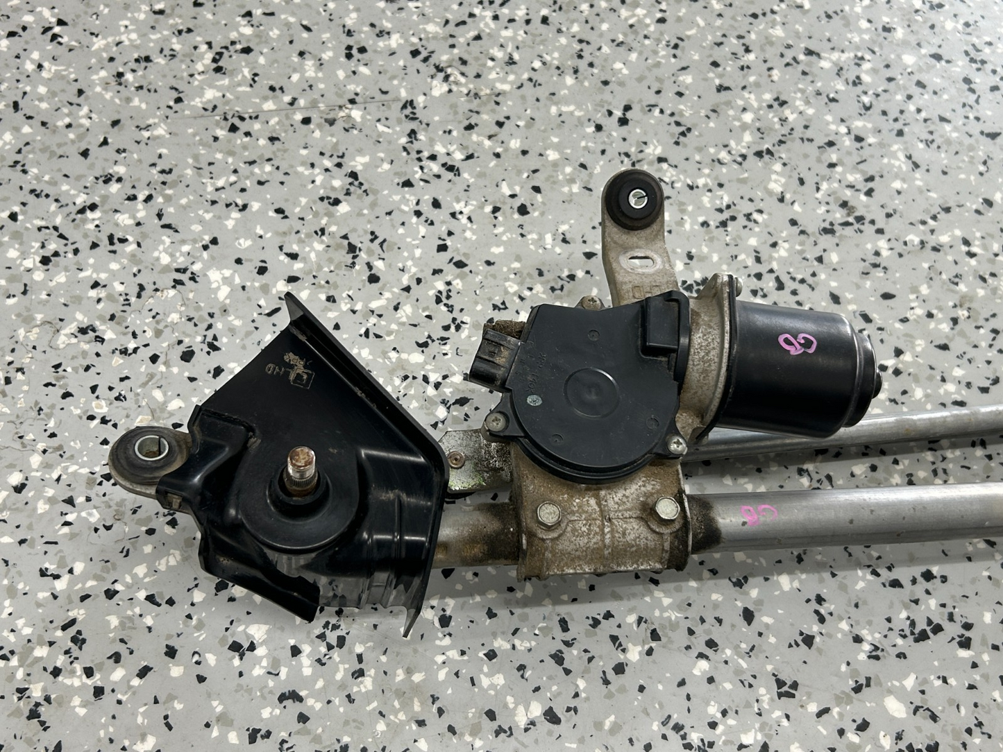 2010-2014 Subaru Outback Front Windshield Wiper Motor & Linkage OEM 86510AJ00D