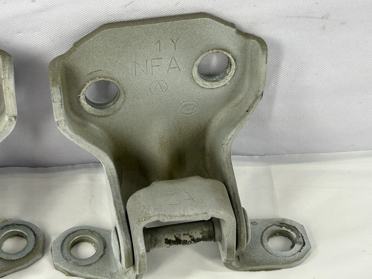 05-14 Subaru Outback Front Right Upper & Lower Door Hinge Set OEM 60070AG00A9P