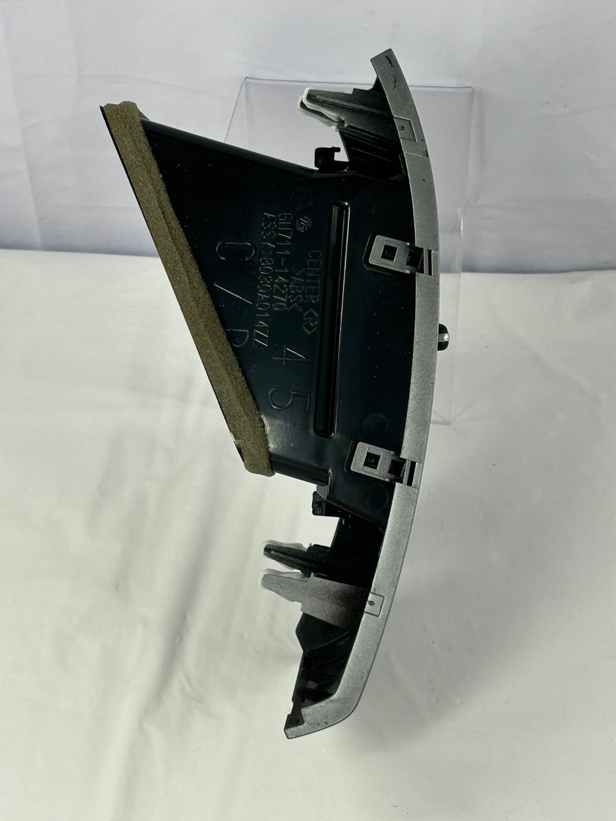 07-10 Mitsubishi Outlander Right Center Dash A/C Air Vent Grille OEM 8030A014XA