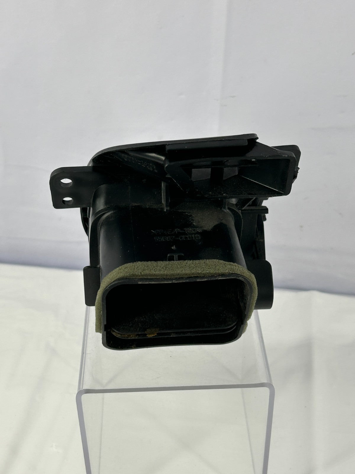 01-07 Toyota Sequoia Front Right Dash A/C Air Vent Grille Assy OEM 55662-0C010