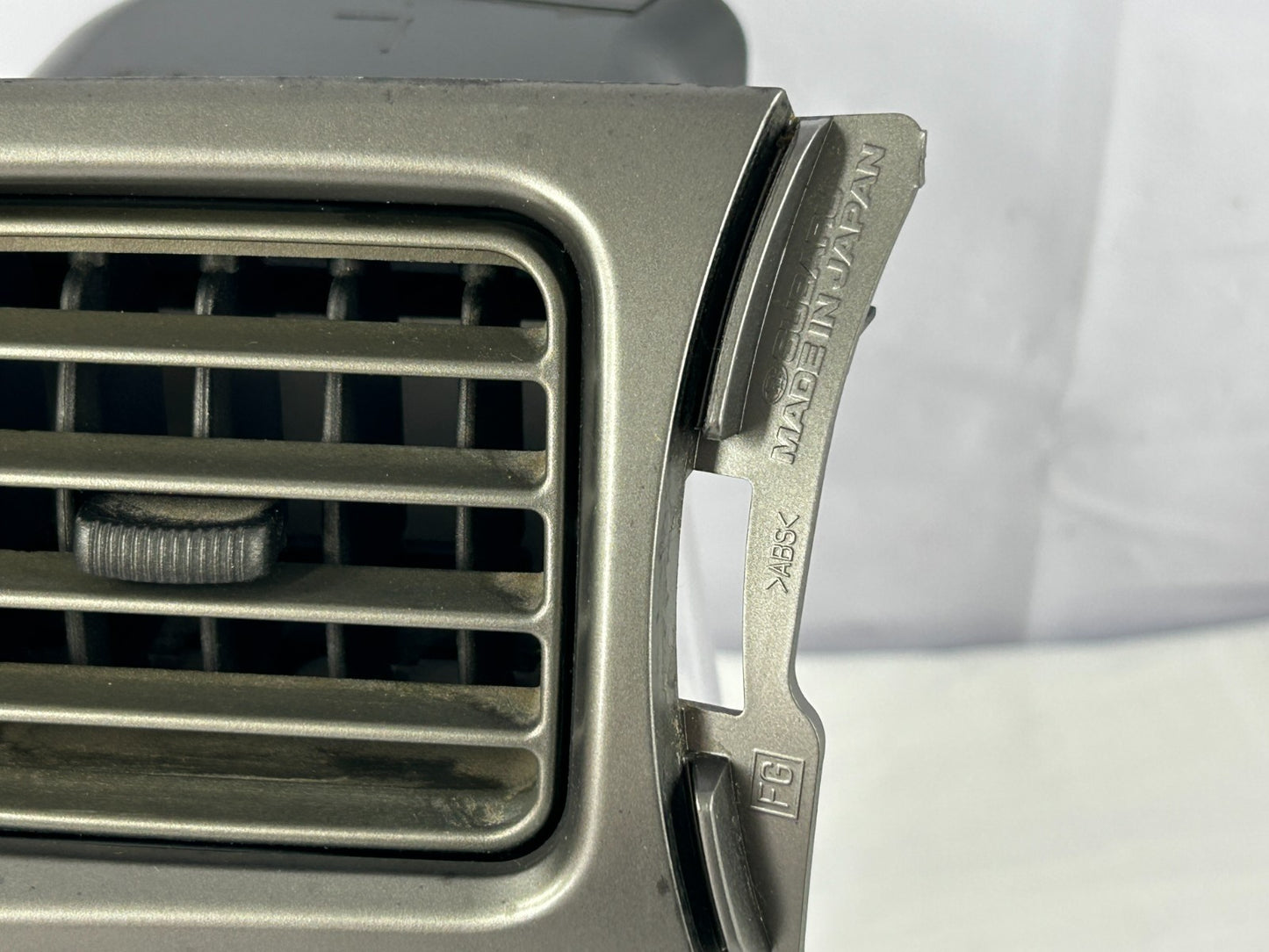 09-10 Subaru Forester Left Driver Dash A/C Air Grille Vent Assy OEM 66076FG010